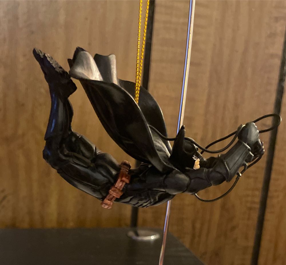 Batman Begins Rooftop - Marvel Heroes (Grand Kids) ornament collectible [Barcode 086131639555] - Main Image 2