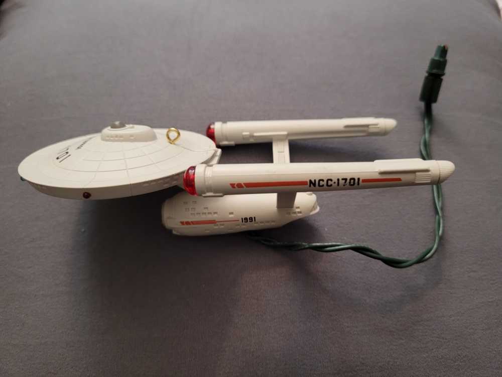 Starship Enterprise - Star Trek (Star Trek) ornament collectible [Barcode 070000027543] - Main Image 3