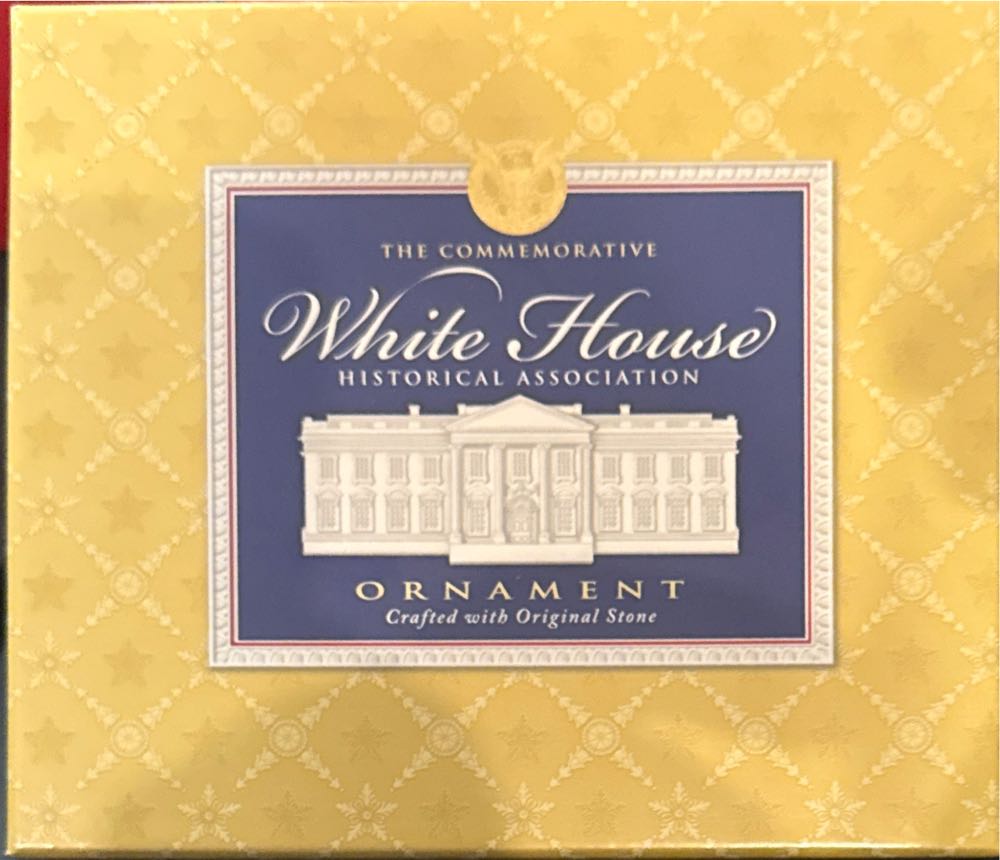 The White House Christmas Ornament Commemorative 2005 - White House Christmas Ornament (US Presidents) ornament collectible [Barcode 678598132283] - Main Image 4