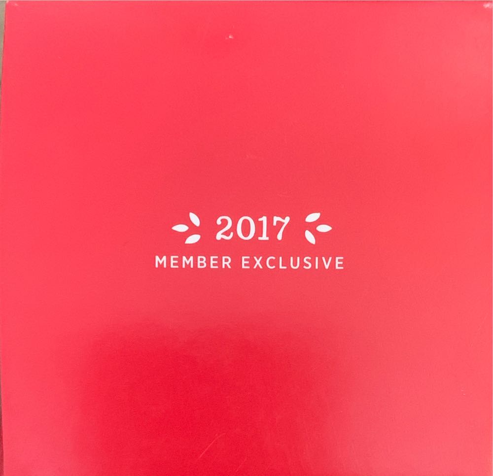 Lavender Luxe - Barbie - Barbie (Barbie) ornament collectible [Barcode 763795219308] - Main Image 3