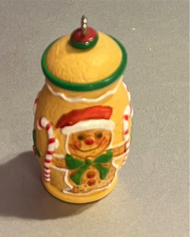 Cookies, Anyone? 2004 - Christmas Food (Hallmark Keepsake Miniature) ornament collectible [Barcode 015012830910] - Main Image 3