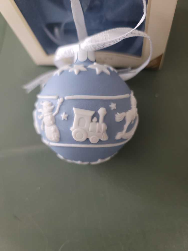 Holiday Parade  ornament collectible [Barcode 091574083650] - Main Image 2