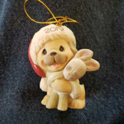 Holiday Pug Hugs - Precious Moments Ornaments (Christmas) ornament collectible [Barcode 842181112666] - Main Image 3