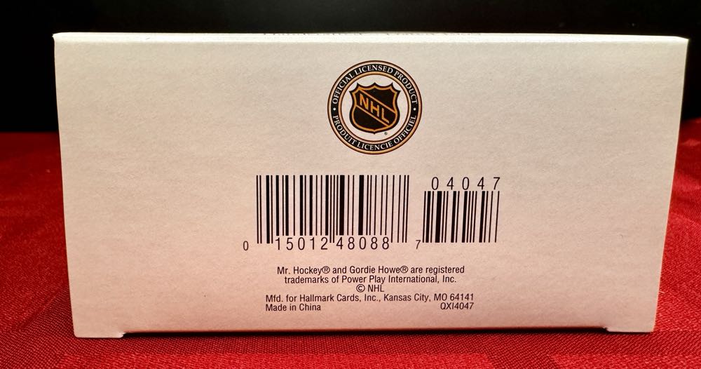 NHL: Gordie Howe Detroit Redwings  #3 1999 Ornament - Hockey Greats Series (Gordie Howe) ornament collectible [Barcode 015012480887] - Main Image 3