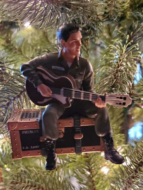 Elvis - A Long Way From Home - Elvis (Movie) ornament collectible [Barcode 018100676018] - Main Image 2