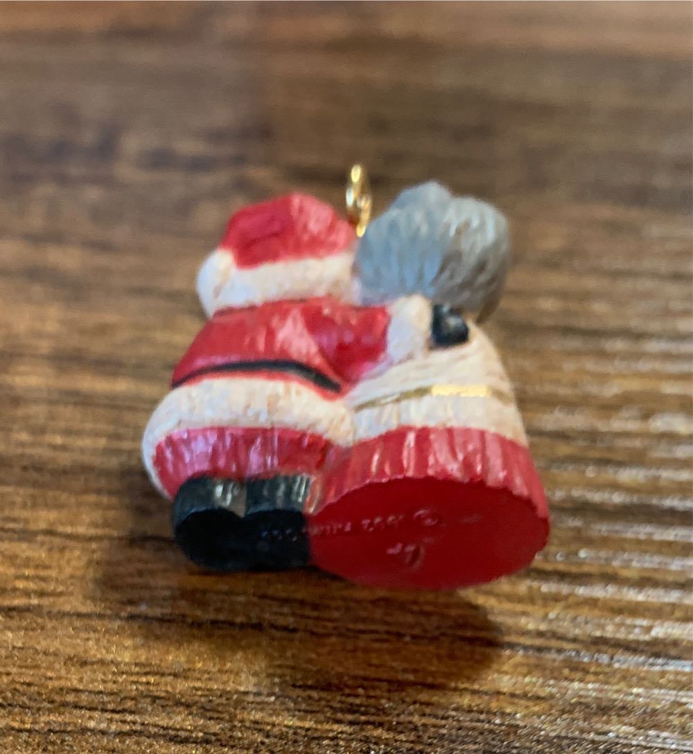 The Kringles #4 - The Kringle Series (Santa) ornament collectible [Barcode 070000027673] - Main Image 4