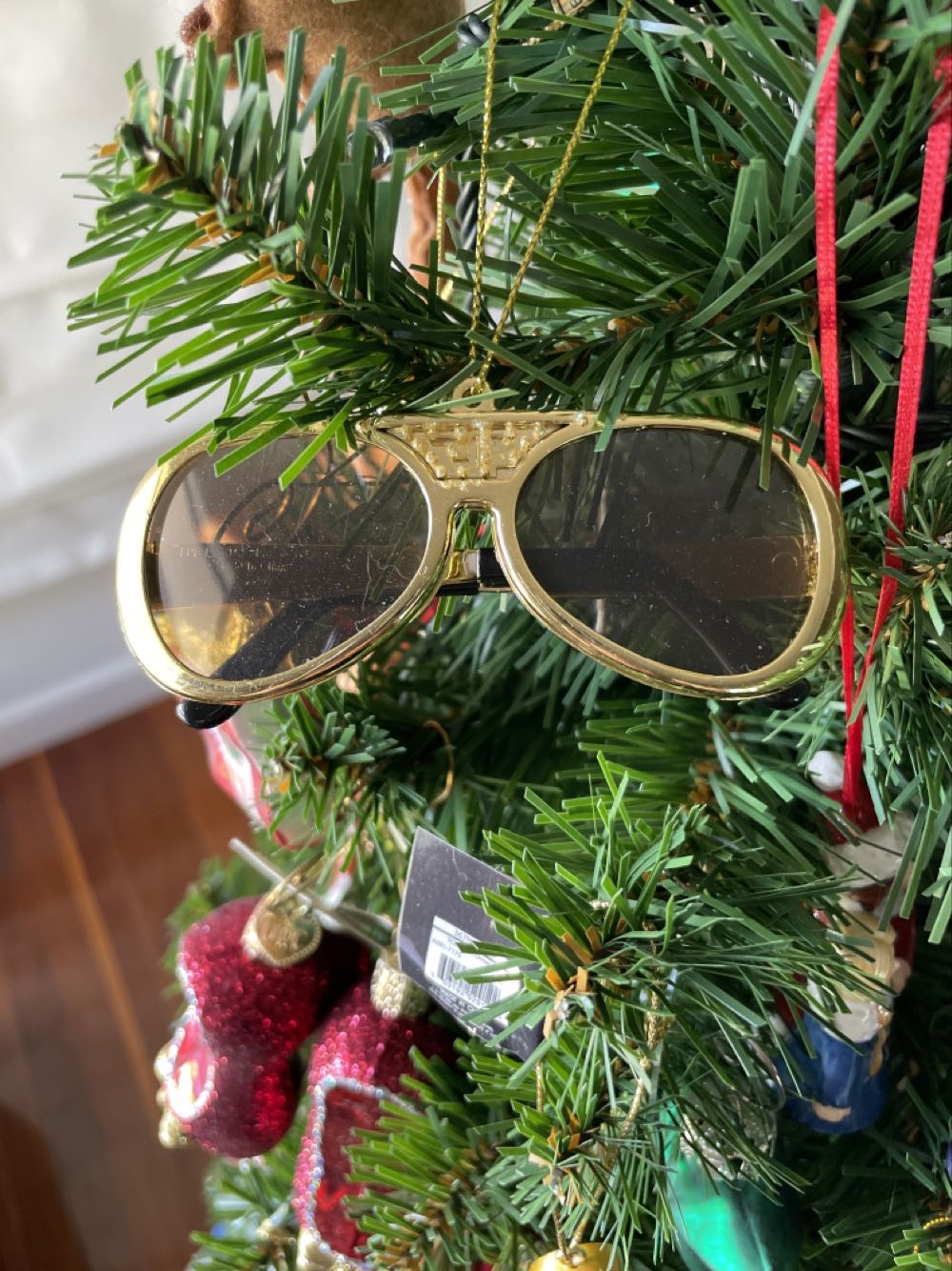 Elvis Presely - Sunglasses  ornament collectible - Main Image 1