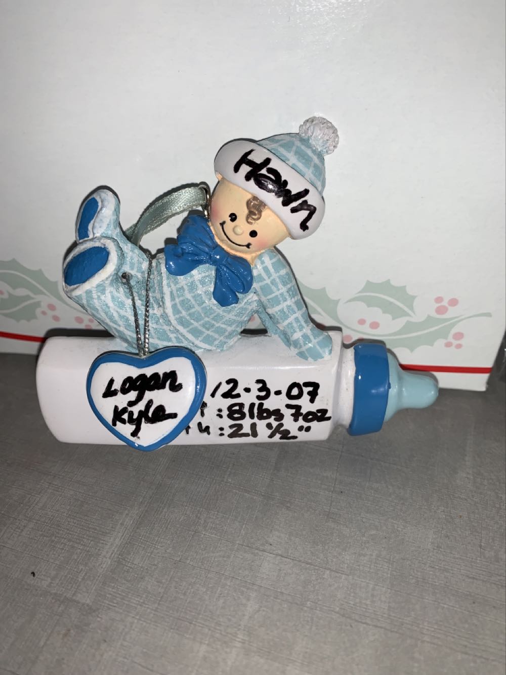  Chip And Dale - Chip And Dale Holding Bauble And Candy Cane