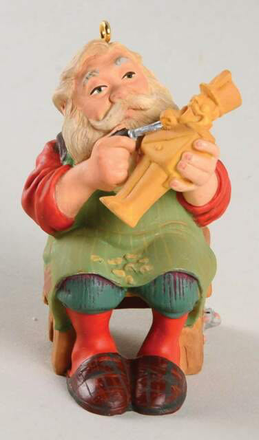 Santa Carving Santa - Santa (Santa) ornament collectible [Barcode 015012602180] - Main Image 2