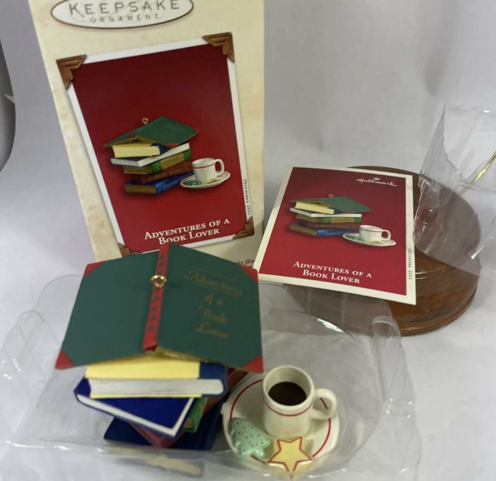Adventures Of A Book Lover - Hallmark Keepsake (30 Years Of Collecting Memories) ornament collectible [Barcode 015012753417] - Main Image 3