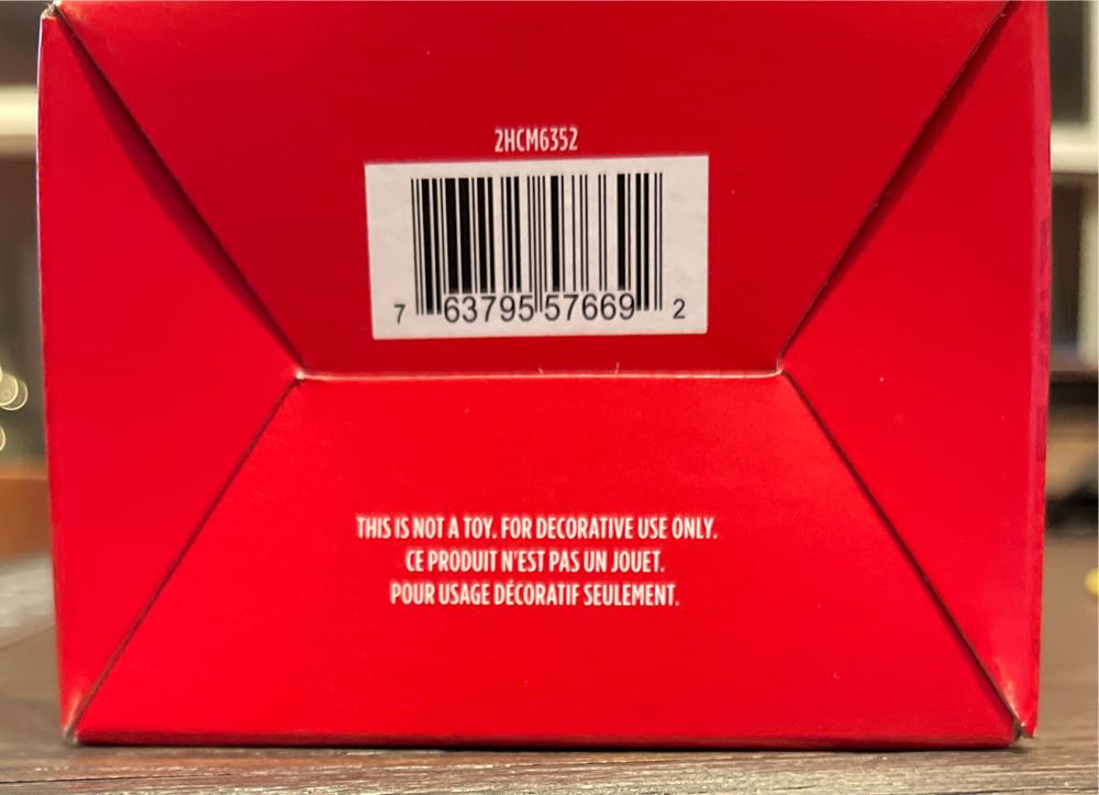 Linus Hugging His blanket - The Peanut’s Gang (Linus) ornament collectible [Barcode 763795576692] - Main Image 4