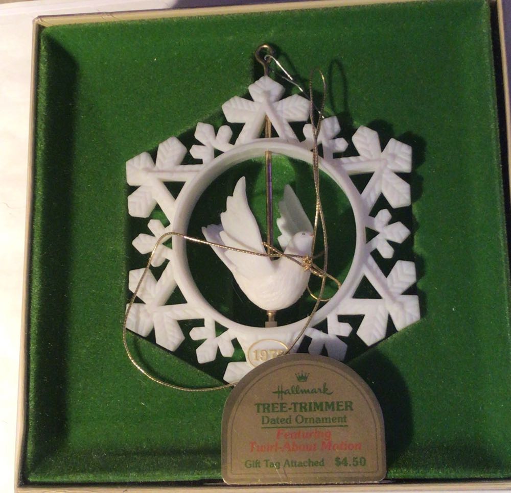 Tree Trimmer Snow Flake With Dove - Twirl-about (Dove) ornament collectible - Main Image 1