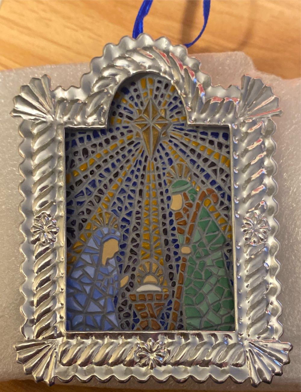 Welcoming The Savior - Nativity - Holy Family (Hallmark Keepsake Ornament) ornament collectible [Barcode 015012662733] - Main Image 4