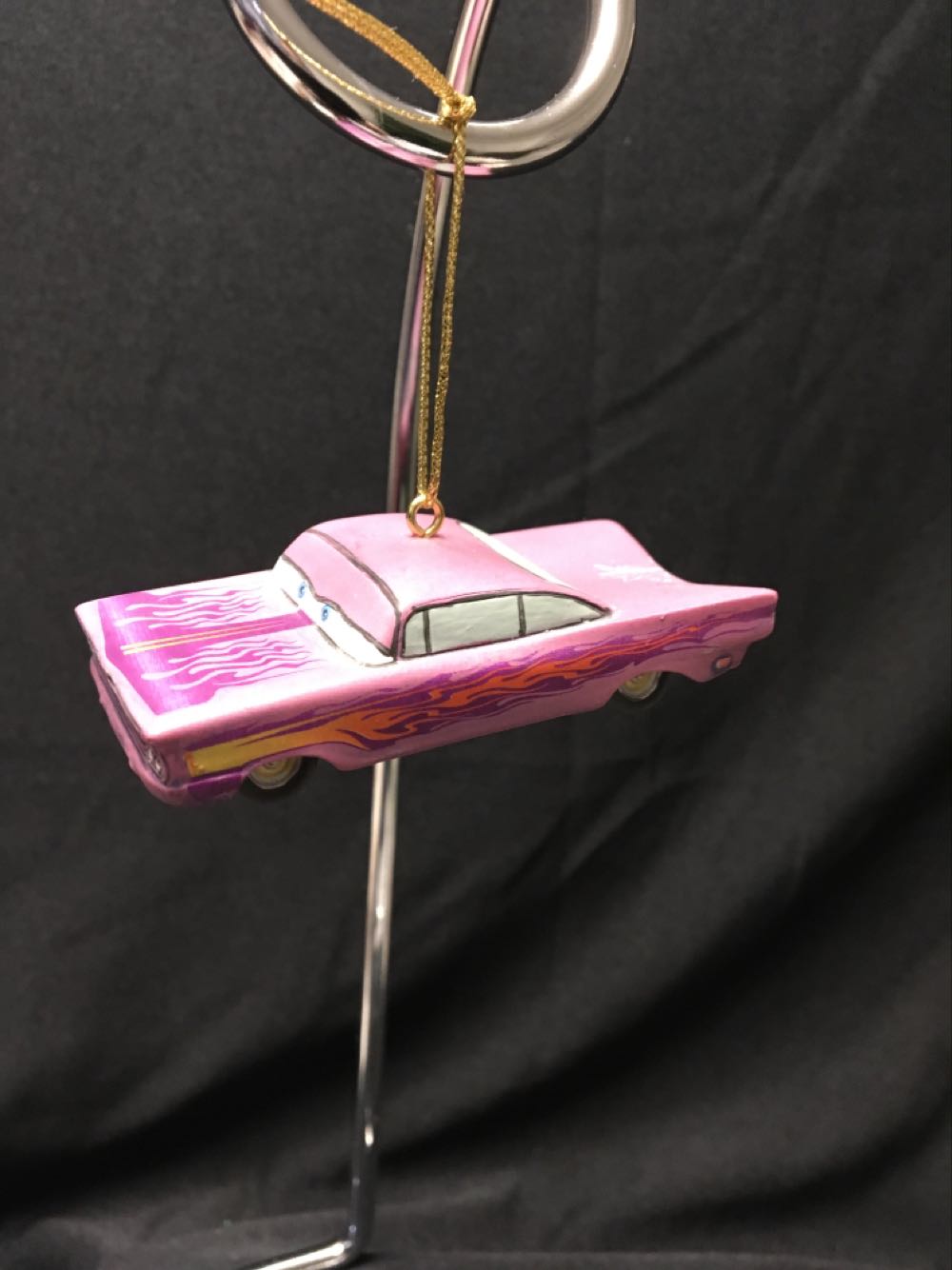 Cheshire Cat Lying on Side