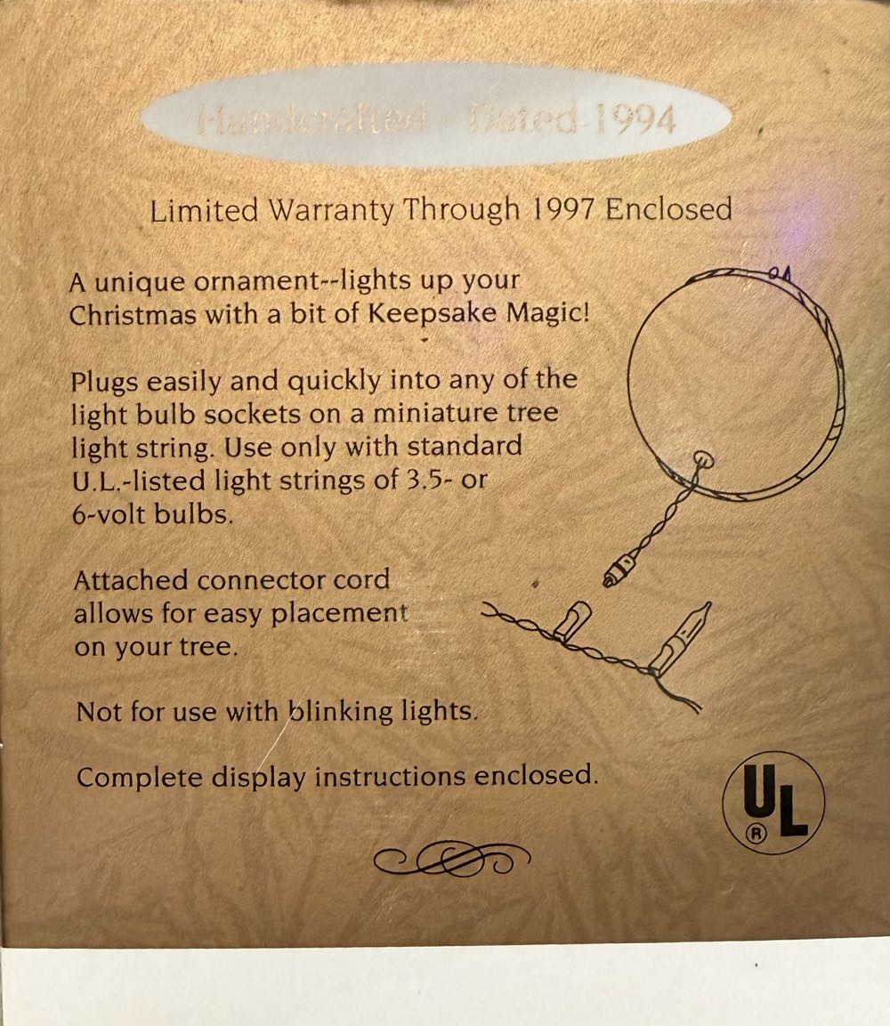 Hallmark Magic Light Away In A Manger - Holiday Magic (Diorama) ornament collectible [Barcode 015012116120] - Main Image 2