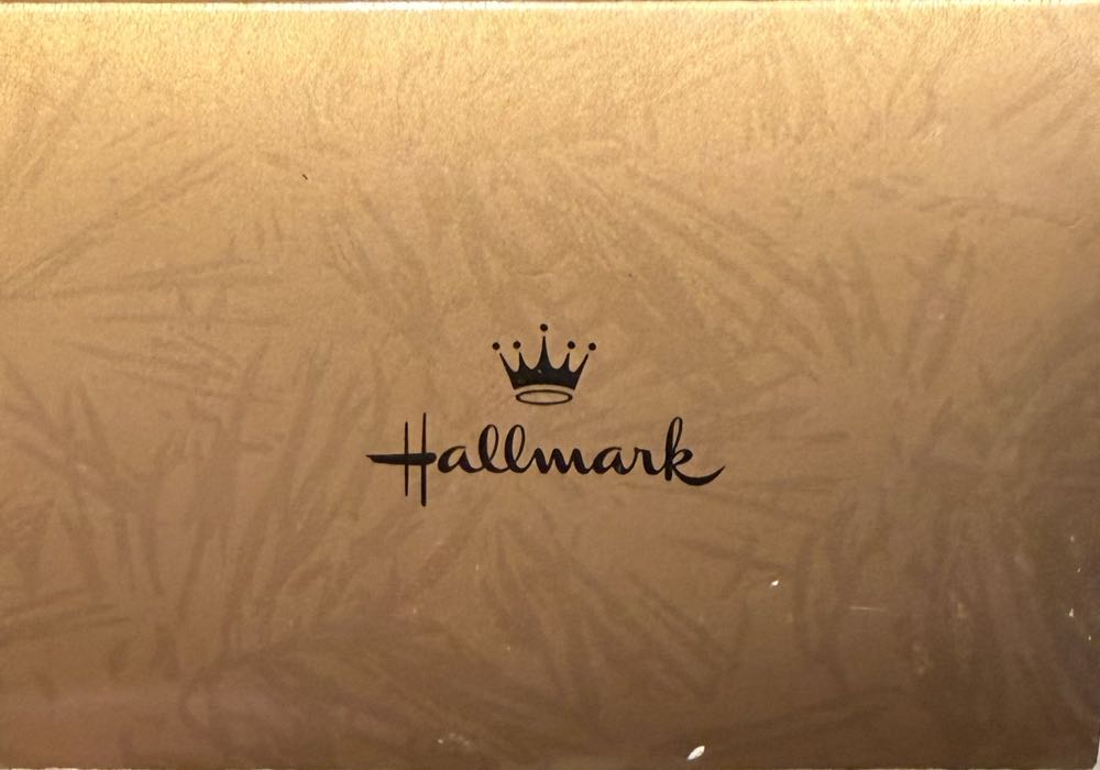 Hallmark Magic Light Away In A Manger - Holiday Magic (Diorama) ornament collectible [Barcode 015012116120] - Main Image 5