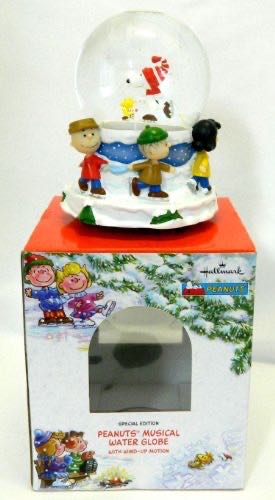 Hallmark Peanuts Musical Water Globe With Wind-up Motion Special Edition  ornament collectible [Barcode 015012850345] - Main Image 1