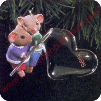 Hearts Full Of Love - Keepsake Series (Mice) ornament collectible [Barcode 015012305425] - Main Image 2
