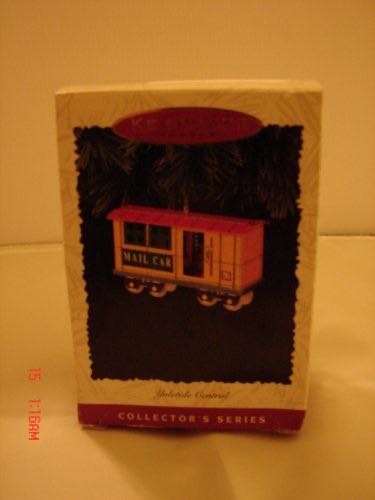 Kurt Adler 5.12-inch Porcelain Irish Cross Ornament Yamj4102