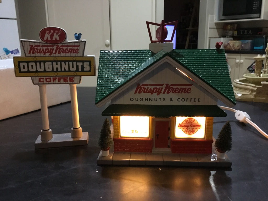 Krispy Kreme Doughnut Shop - The Original Snow Village (Doughnut Shop) ornament collectible [Barcode 734409193864] - Main Image 2