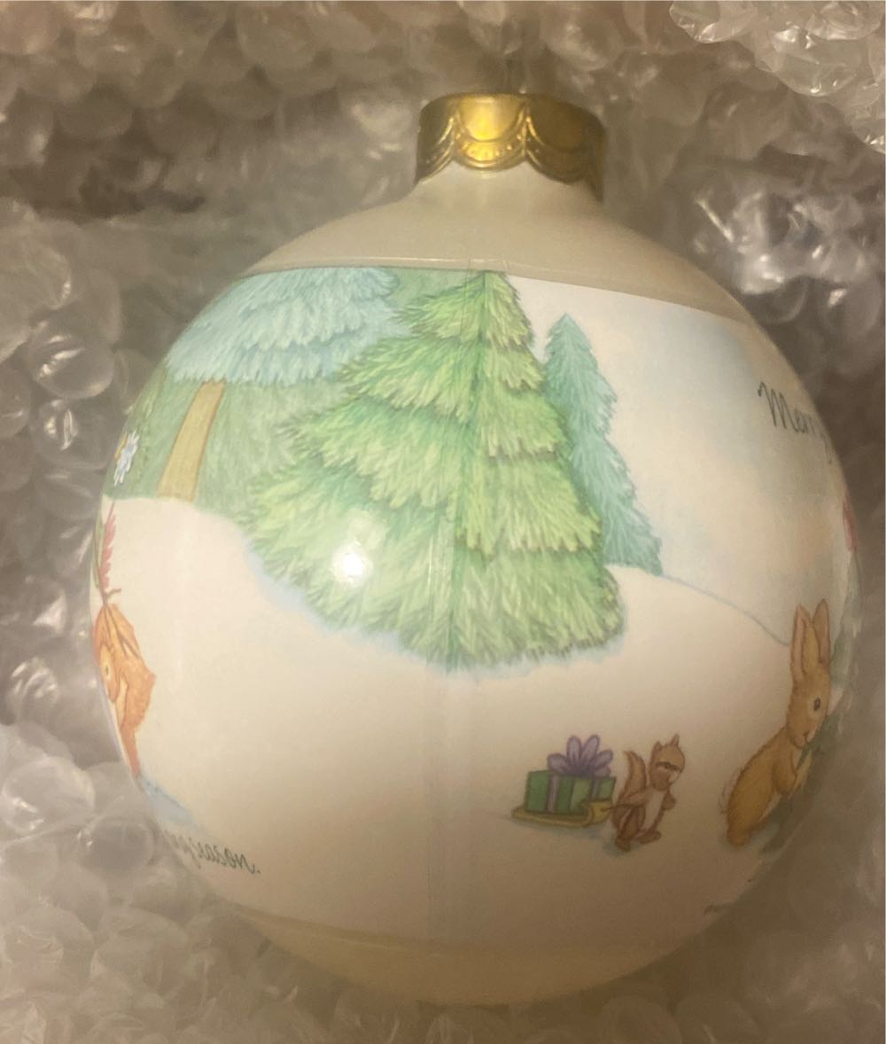 Hallmark Keepsake. Christmas. Glass Ornament. 2001. Winter Friends. Designed By Tammy Haddix. - Glass Ball Ornament (Winter Friends) ornament collectible [Barcode 015012629927] - Main Image 4