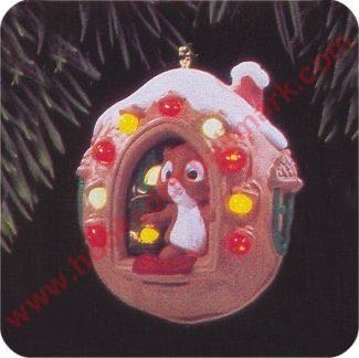 Nut Sweet Nut  (Squirrel) ornament collectible [Barcode 070000027512] - Main Image 3