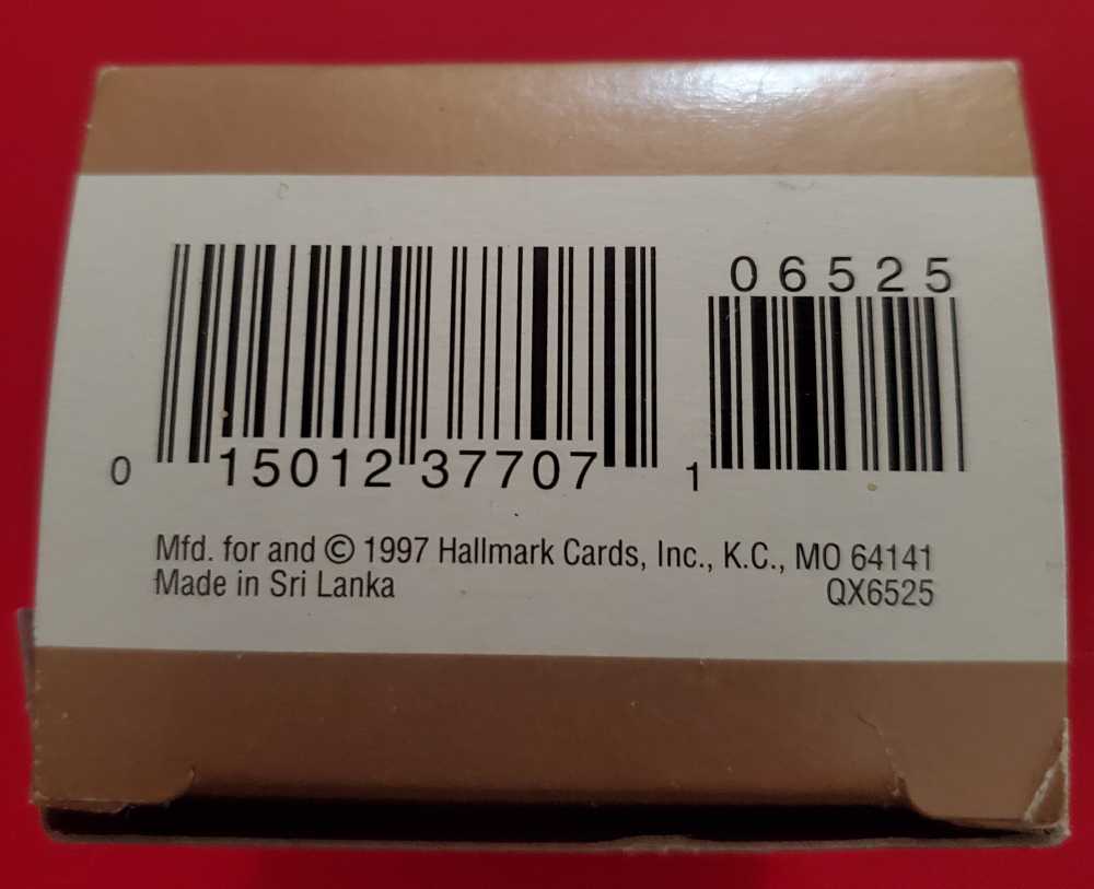 Mom - Family (Mom) ornament collectible [Barcode 015012377071] - Main Image 3