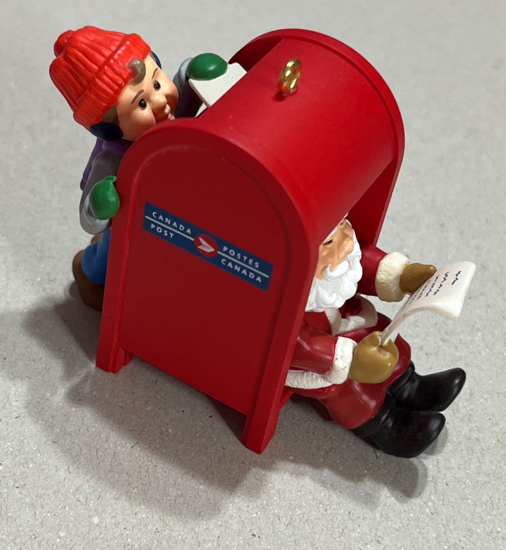 Santa’s Mail - Canada Post (Santa) ornament collectible [Barcode 015012615890] - Main Image 3