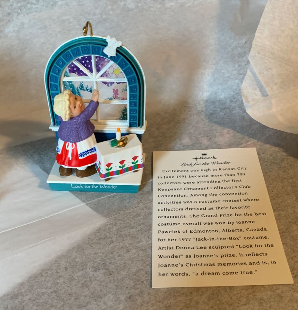 Look For The Wonder - Windows (Advent Calendar Window) ornament collectible [Barcode 015012067491] - Main Image 3