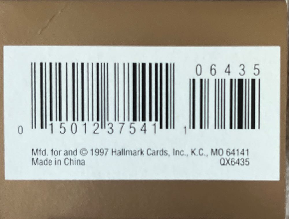 Love To Sew - Angel (Sewing) ornament collectible [Barcode 015012375411] - Main Image 3