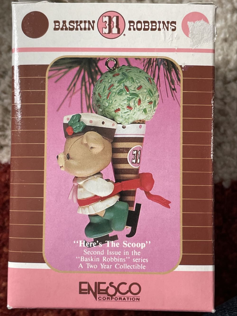 Enesco Baskin Robbin’s Here’s The Scoop - Baskin Robbins (Food & Beverage) ornament collectible [Barcode 045544043403] - Main Image 2