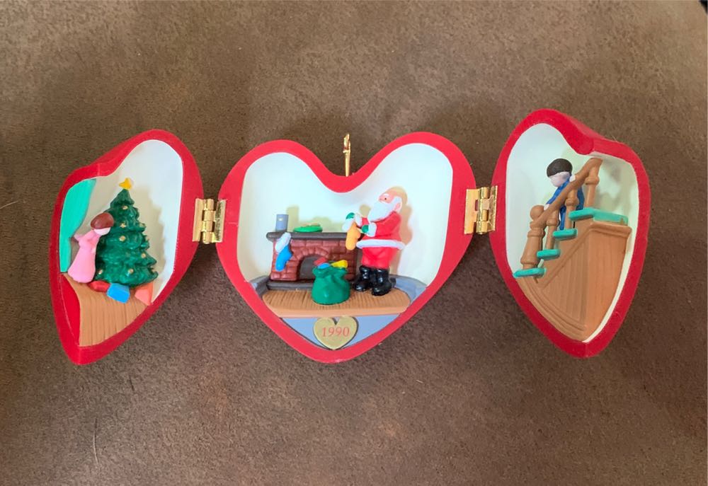 Heart Of Christmas #1 - Heart Of Christmas (Collector’s Series) ornament collectible [Barcode 070000027499] - Main Image 3