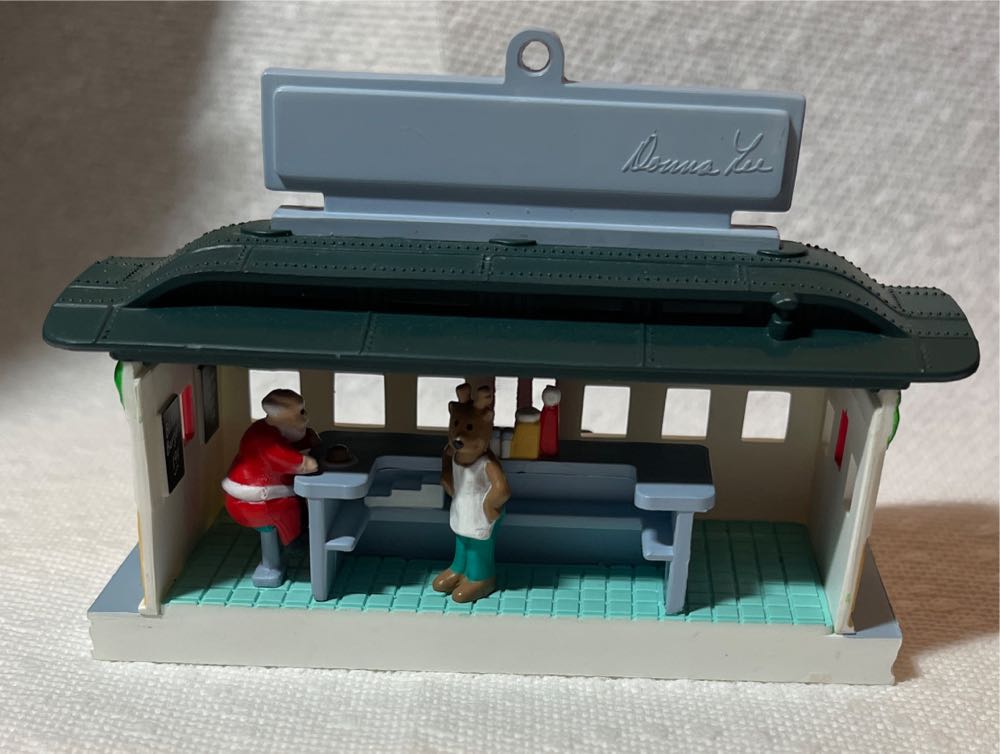 Donder’s Diner 🐶 - Artists’ Favorites (Buildings) ornament collectible [Barcode 070000027499] - Main Image 4