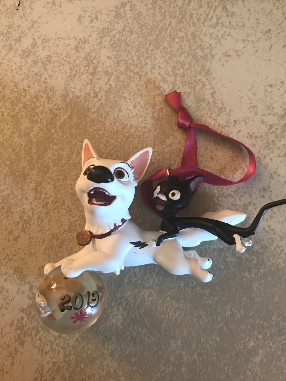 Bolt - Bolt, Mittens & Rhino - Disney Bolt (Disney Sketchbook) ornament collectible [Barcode 465061595481] - Main Image 3