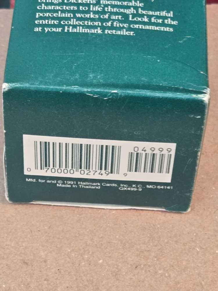 Mrs. Cratchit - A Christmas Carol Collection (A Christmas Carol) ornament collectible [Barcode 070000027499] - Main Image 3