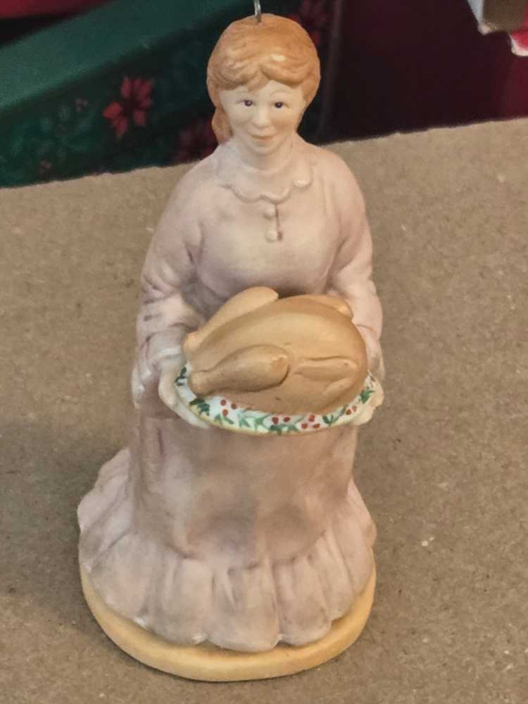 Mrs. Cratchit - A Christmas Carol Collection (A Christmas Carol) ornament collectible [Barcode 070000027499] - Main Image 4