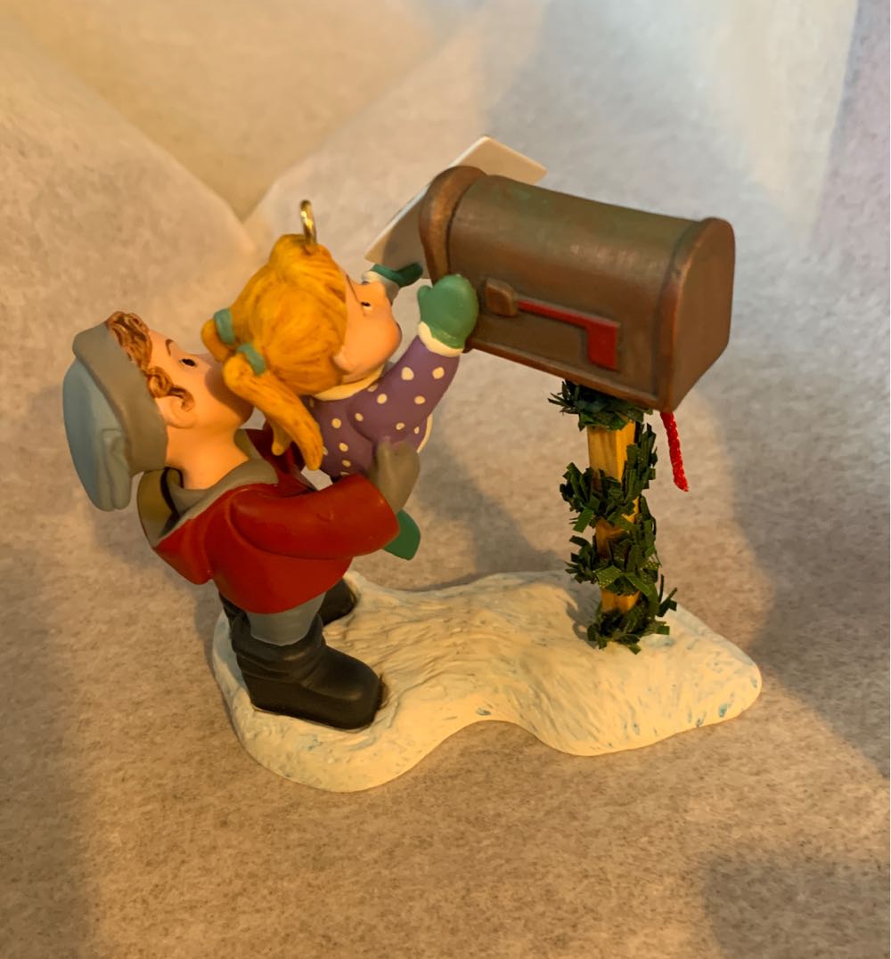 Little Helpers: Mailing A Letter to Santa  (Kids, Letter To Santa) ornament collectible [Barcode 015012876253] - Main Image 4