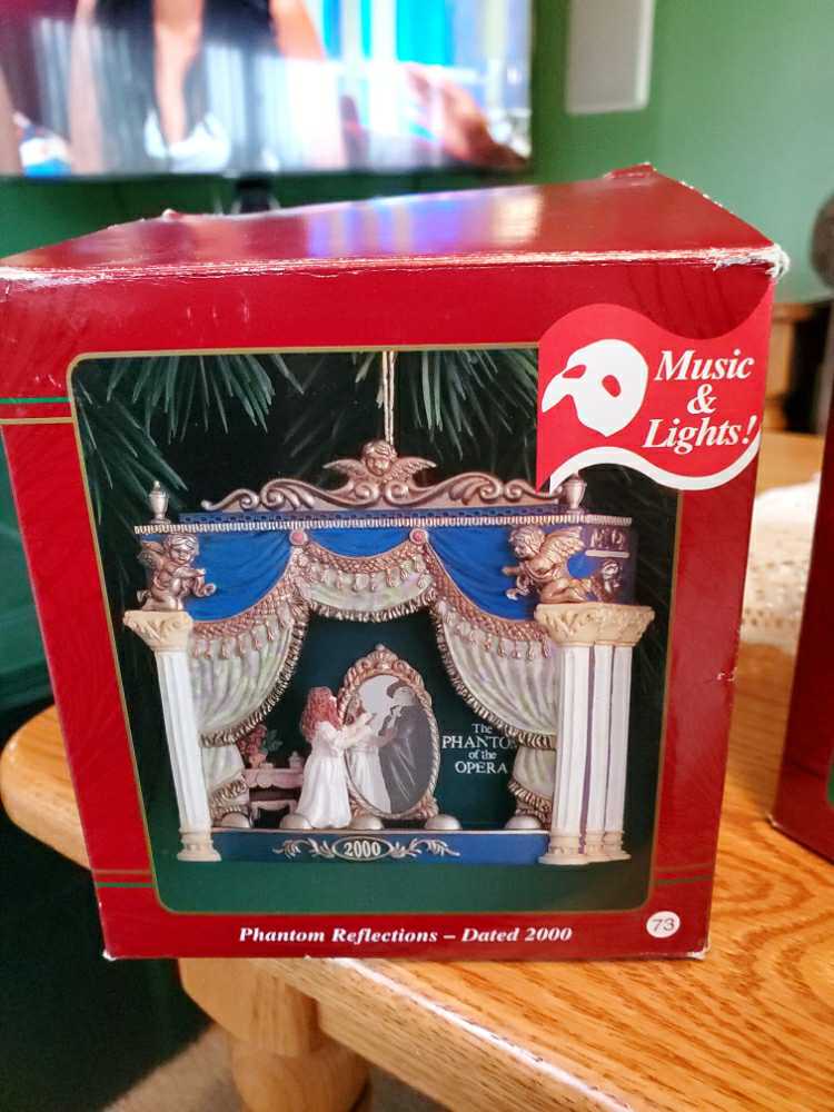 Phantom Reflections  ornament collectible [Barcode 018100633417] - Main Image 2