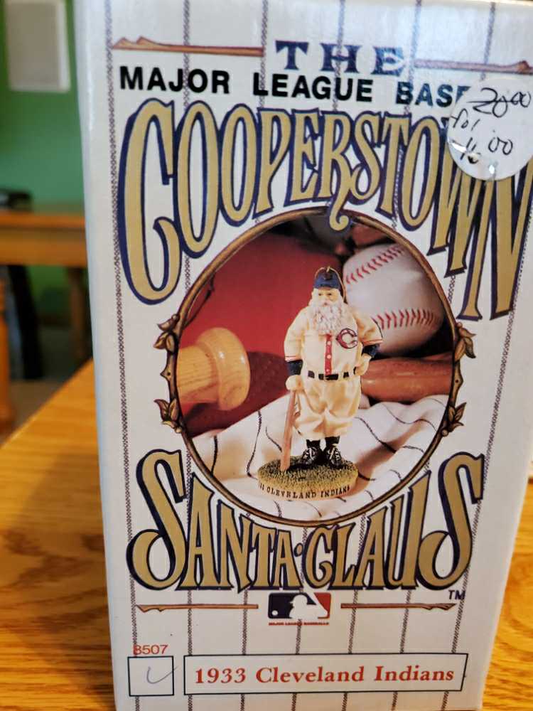 1933 Cleveland Indians - The Major League Baseball Copperstown Santa Claus ornament collectible [Barcode 053839085076] - Main Image 3