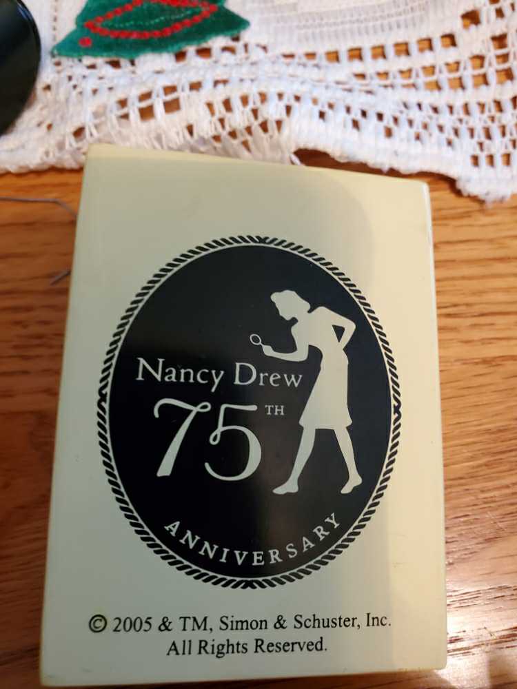 Nancy Drew Super Sleuth* - Nancy Drew (Nancy Drew) ornament collectible [Barcode 661526376927] - Main Image 2