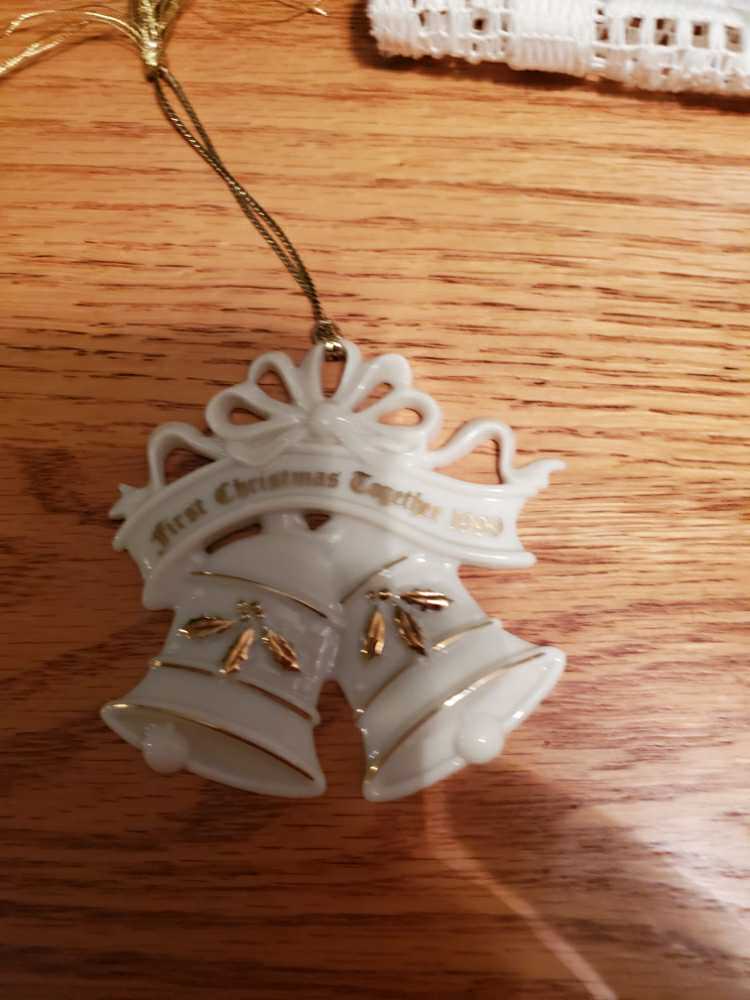 Finding Nemo - Dory And Nemo With Arrow Sugn