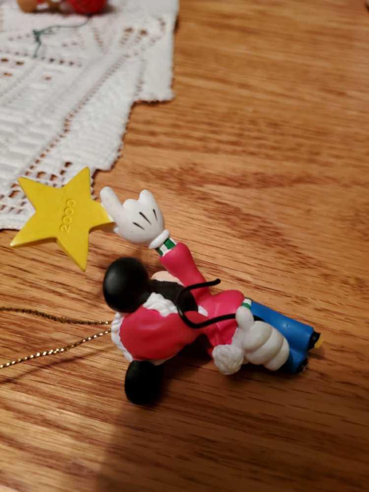 Mickey Mouse Star  ornament collectible - Main Image 2
