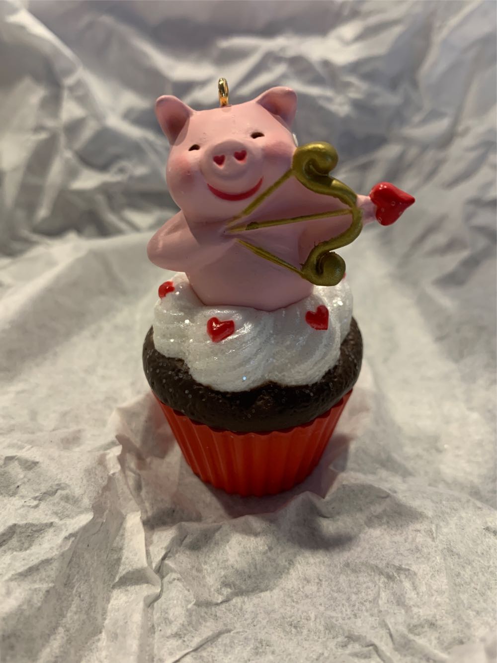 Little Cupiggy Keepsake - Valentine (Cupcake) ornament collectible [Barcode 763795982684] - Main Image 3