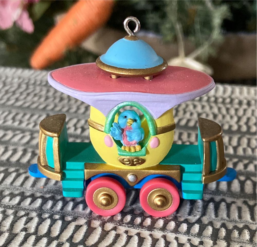 Hallmark Keepsake. Spring. Cottontail Express. 1998. Passenger Car. - 3rd Of 5 (Easter) ornament collectible [Barcode 015012454819] - Main Image 4