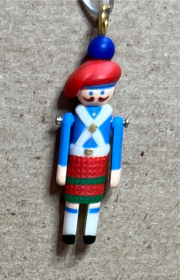 Miniature Clothespin Soldier #4 - Miniature Clothespin Soldier Series (Clothespin Soldier) ornament collectible [Barcode 015012430752] - Main Image 3