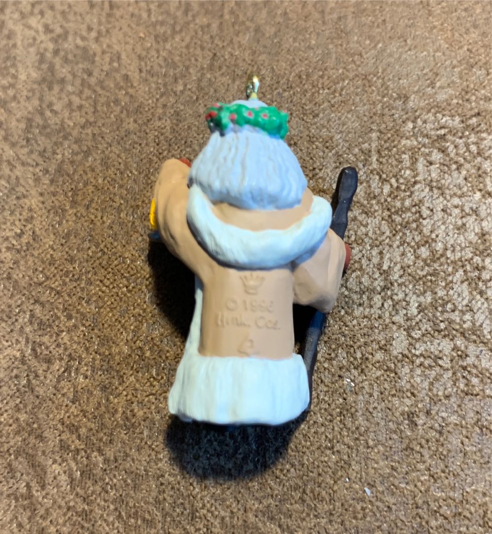 Miniature Centuries Of Santa #3 (1996) - Centuries Of Santa (Santa, Mini) ornament collectible [Barcode 015012290158] - Main Image 4