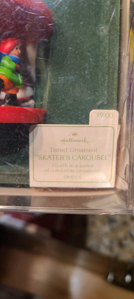 #4 Skater’s Carousel - Carousel ornament collectible - Main Image 2