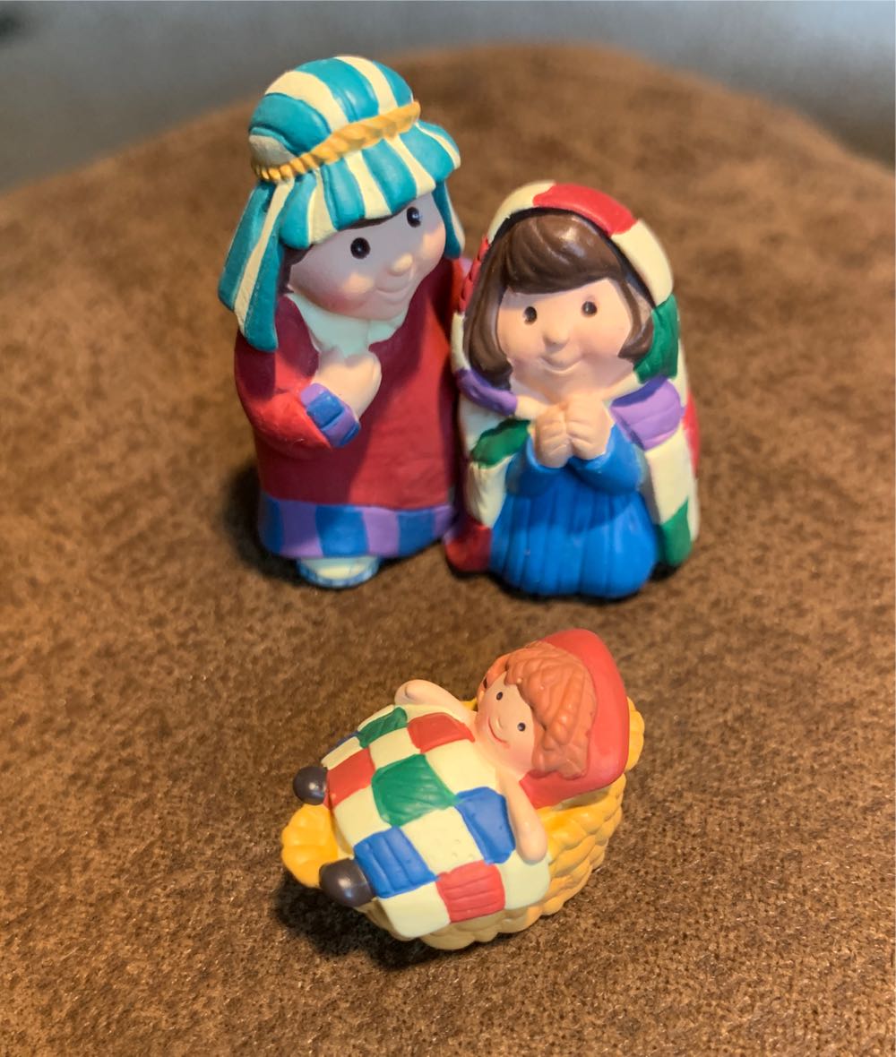 The Nativity - Christmas Pageant Collection (Merry Miniature) ornament collectible [Barcode 015012390728] - Main Image 3