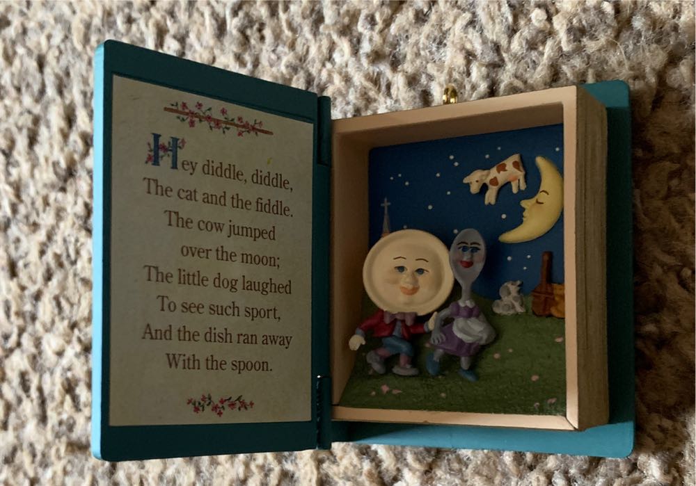 Hey Diddle Diddle - Mother Goose (Books) ornament collectible [Barcode 015012134087] - Main Image 4