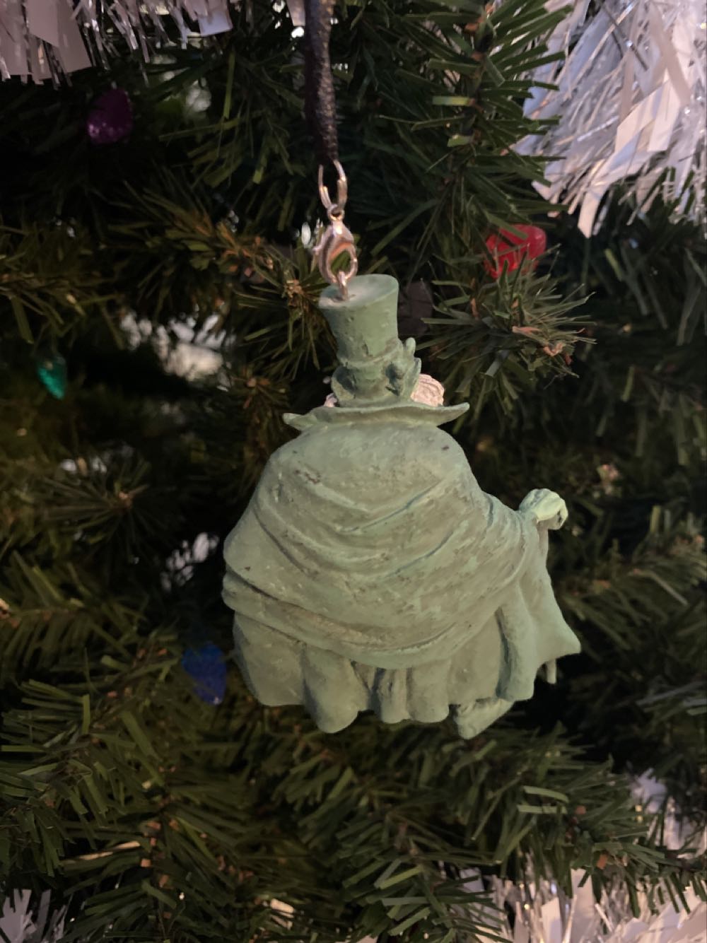 Haunted Mansion Hatbox Ghost  ornament collectible - Main Image 2
